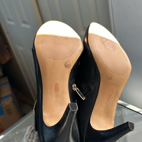 Vince Camuto black leather boots - Picture 5 of 9